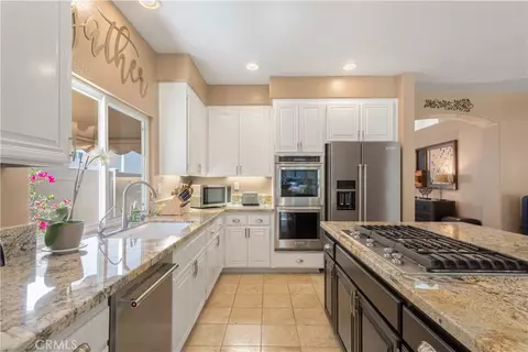 Kitchen - 32185 Paseo San Esteban, Temecula, CA 92592 photo 2 of 4