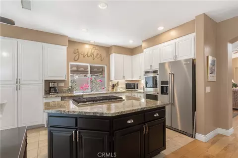 Kitchen - 32185 Paseo San Esteban, Temecula, CA 92592 photo 3 of 4