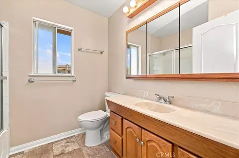 Bath - 4566 Dunhill Ct, Oceanside, CA 92056 photo 2 of 4