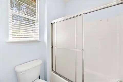 Bath - 39894 Camden Ct, Temecula, CA 92591 photo 2 of 7