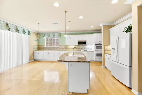 Kitchen - 39894 Camden Ct, Temecula, CA 92591 photo 3 of 5