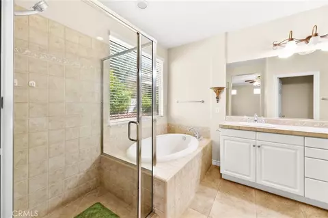 Bath - 39894 Camden Ct, Temecula, CA 92591 photo 5 of 7