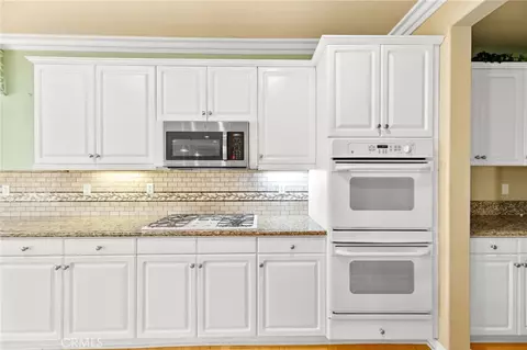 Kitchen - 39894 Camden Ct, Temecula, CA 92591 photo 4 of 5
