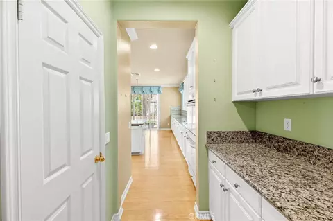 Entry Way - 39894 Camden Ct, Temecula, CA 92591 photo 3 of 5