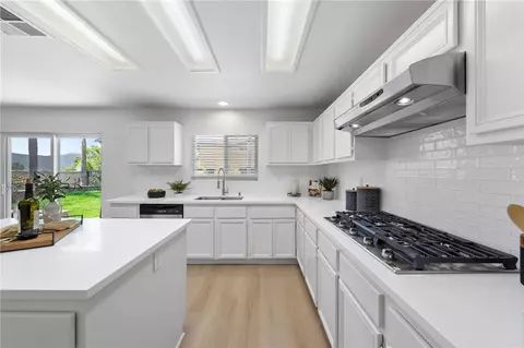 Kitchen - 46371 Sharon St, Temecula, CA 92592 photo 3 of 4