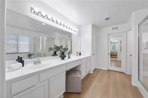 Bath - 46371 Sharon St, Temecula, CA 92592 photo 2 of 3