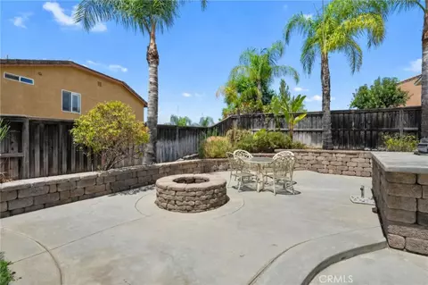 Exterior - 46371 Sharon St, Temecula, CA 92592 photo 6 of 8