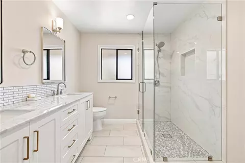 Bath - 1019 Riverview Dr, Fallbrook, CA 92028 photo 1 of 5