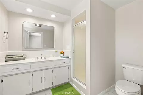 Bath - 1019 Riverview Dr, Fallbrook, CA 92028 photo 5 of 5