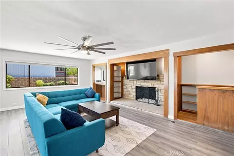Living - 1019 Riverview Dr, Fallbrook, CA 92028 photo 2 of 4