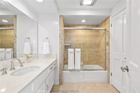 Bath - 1019 Riverview Dr, Fallbrook, CA 92028 photo 4 of 5