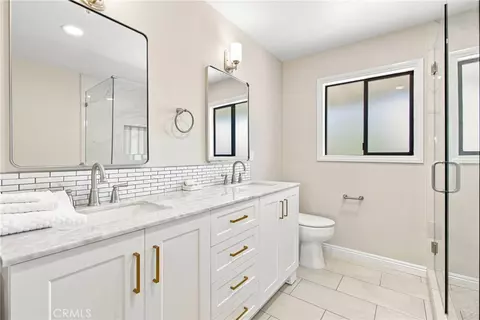 Bath - 1019 Riverview Dr, Fallbrook, CA 92028 photo 2 of 5