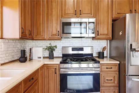 Kitchen - 41953 Vardon Dr, Temecula, CA 92591 photo 6 of 6
