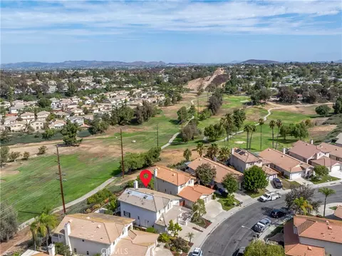 View/Area - 41953 Vardon Dr, Temecula, CA 92591 photo 2 of 8
