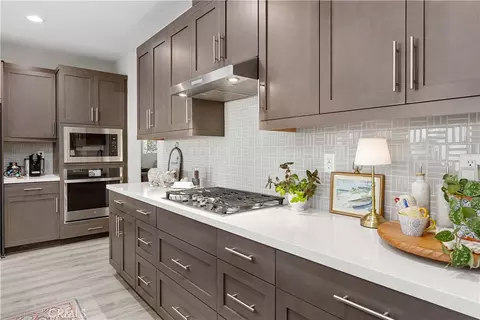 Kitchen - 32012 Hyacinth Way, Temecula, CA 92591 photo 6 of 7