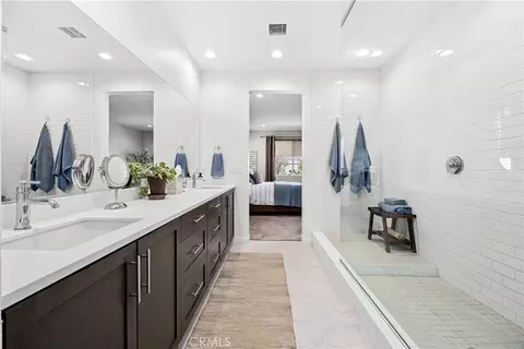 Bath - 32012 Hyacinth Way, Temecula, CA 92591 photo 4 of 4