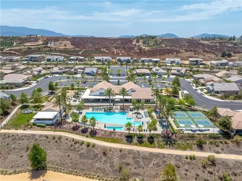 View/Area - 32012 Hyacinth Way, Temecula, CA 92591 photo 3 of 11