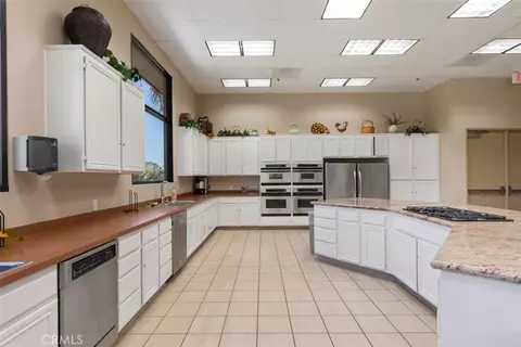 Kitchen - 28166 Glenside Ct, Menifee, CA 92584 photo 5 of 6