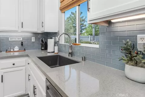 Kitchen - 28166 Glenside Ct, Menifee, CA 92584 photo 2 of 6