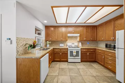 Kitchen - 720 Carnation Ln, Fallbrook, CA 92028 photo 1 of 2