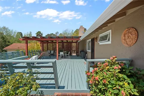 Exterior - 720 Carnation Ln, Fallbrook, CA 92028 photo 9 of 24