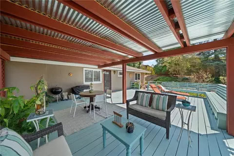 Exterior - 720 Carnation Ln, Fallbrook, CA 92028 photo 8 of 24