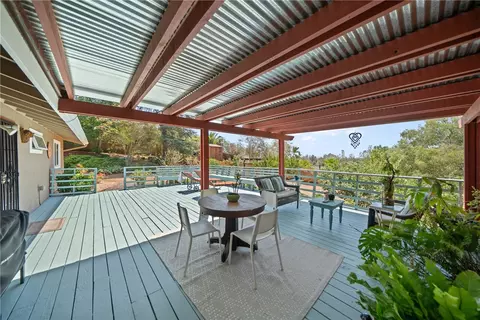 Exterior - 720 Carnation Ln, Fallbrook, CA 92028 photo 7 of 24