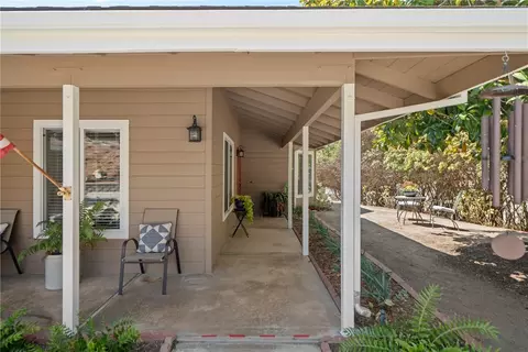 Exterior - 720 Carnation Ln, Fallbrook, CA 92028 photo 2 of 24