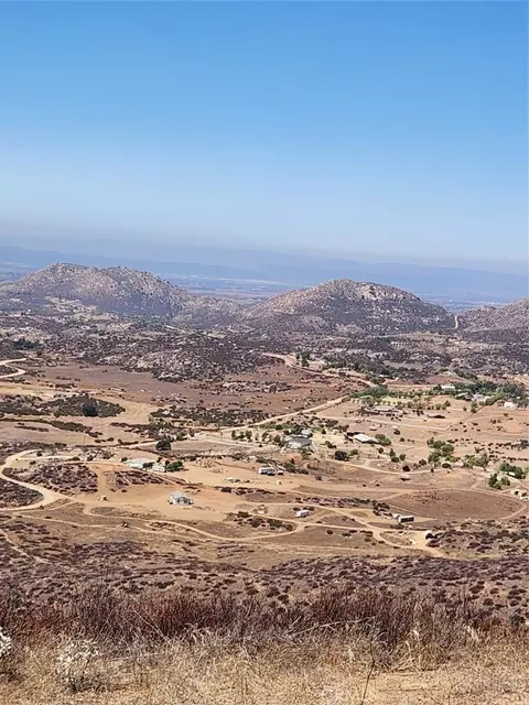 0 Intrepid, Hemet, CA 92544 photo 13