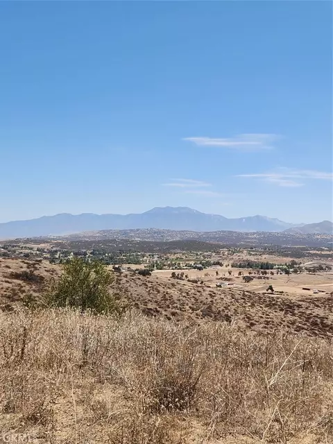 0 Intrepid, Hemet, CA 92544 photo 14
