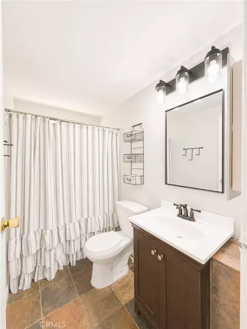 Bath - 32720 Webb, Wildomar, CA 92595 photo 5 of 5