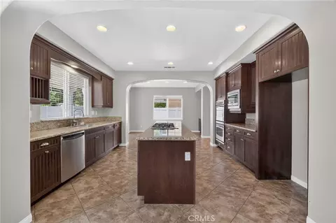 Entry Way - 32118 Copper Crst, Temecula, CA 92592 photo 4 of 17