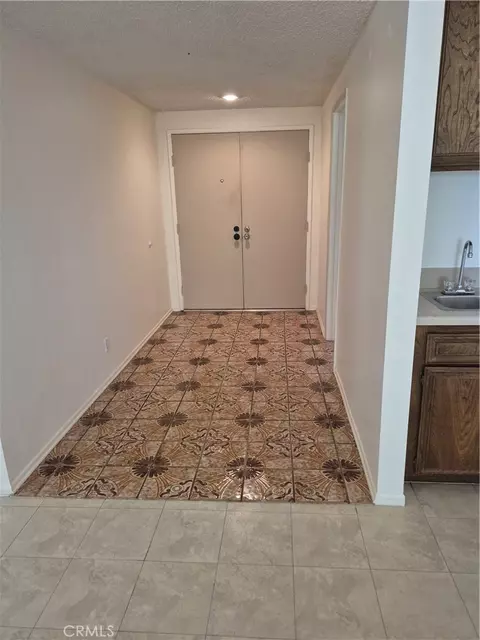 Entry Way - 1925 Silver Oak Way, Hemet, CA 92545 photo 2 of 2