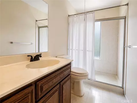 Bath - 1925 Silver Oak Way, Hemet, CA 92545 photo 1 of 2