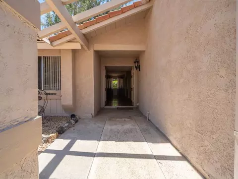 Entry Way - 1925 Silver Oak Way, Hemet, CA 92545 photo 1 of 2