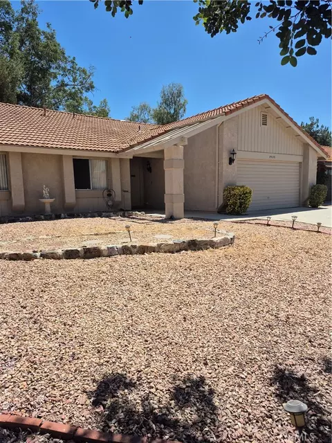 1925 Silver Oak Way, Hemet, CA 92545