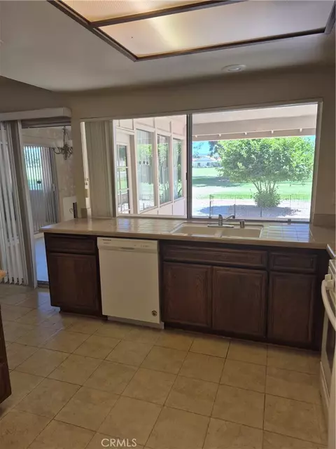 Kitchen - 1925 Silver Oak Way, Hemet, CA 92545 photo 2 of 2