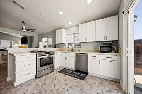 Kitchen - 33002 Romero Dr, Temecula, CA 92592 photo 1 of 3