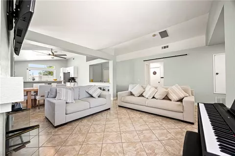 Living - 33002 Romero Dr, Temecula, CA 92592 photo 1 of 2