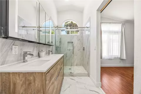 Bath - 33002 Romero Dr, Temecula, CA 92592 photo 1 of 2