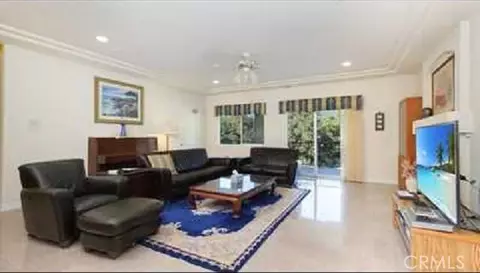 Living - 44952 Vista Del Mar, Temecula, CA 92590 photo 2 of 3