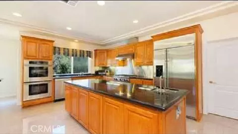 Kitchen - 44952 Vista Del Mar, Temecula, CA 92590 photo 2 of 4