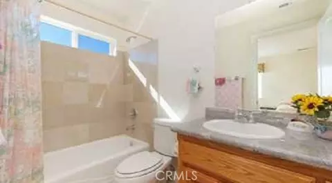 Bath - 44952 Vista Del Mar, Temecula, CA 92590 photo 1 of 2