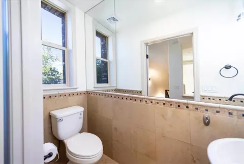 Bath - 10121 W Amber Ct, Tujunga, CA 91042 photo 4 of 9