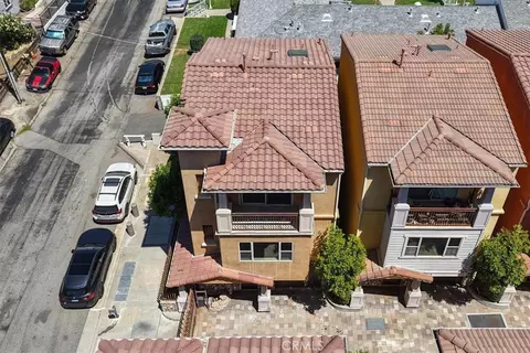 View/Area - 10121 W Amber Ct, Tujunga, CA 91042 photo 2 of 2