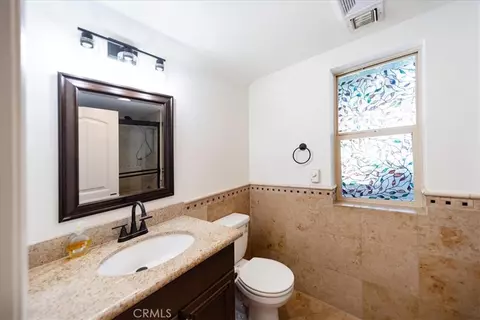 Bath - 10121 W Amber Ct, Tujunga, CA 91042 photo 1 of 9