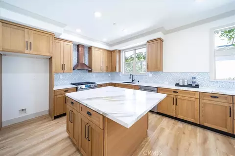 Kitchen - 10121 W Amber Ct, Tujunga, CA 91042 photo 2 of 7