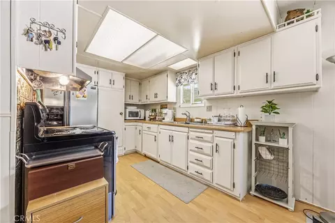 19126 Hinton St, Hesperia, CA 92345 photo 10