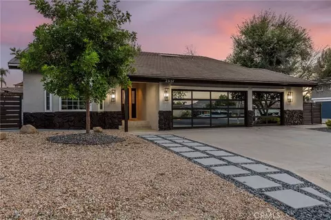 23137 Canyon Lk S, Canyon Lake, CA 92587