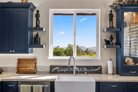 Kitchen - 38141 Seneca Cir, Temecula, CA 92592 photo 6 of 6